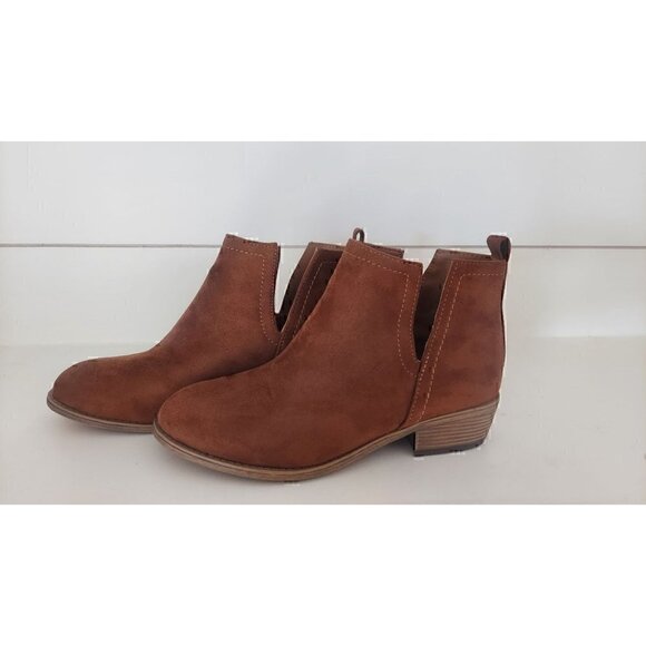 WOMEN'S JOURNEE COLLECTION CAMEL RIMI SIDE SLIT BOOTIES/NWOB, SIZE 8 - Picture 1 of 10